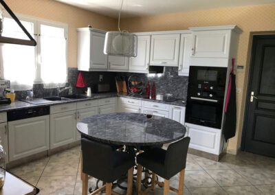 Photo initial avec table à manger